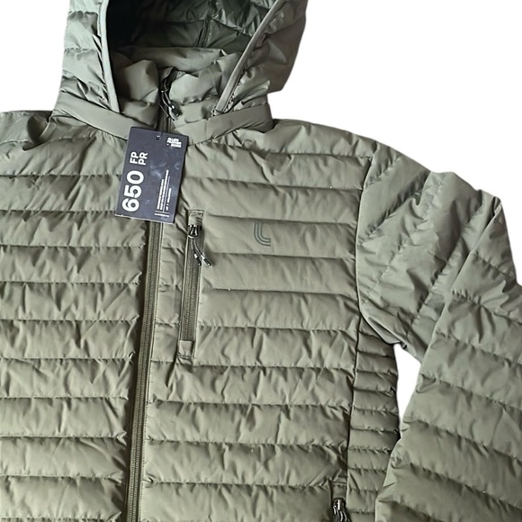 Lolë - Men’s Packable Down Jacket - Picture 7 of 10